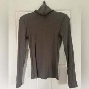 Everlane Ribbed Turtleneck in Heathered Mushroom/Brown